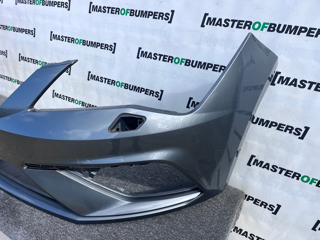 Seat Leon Fr Mk3 Lift Hatchback 2017-2019 Front Bumper No Pdc Jet Genuine [o659]