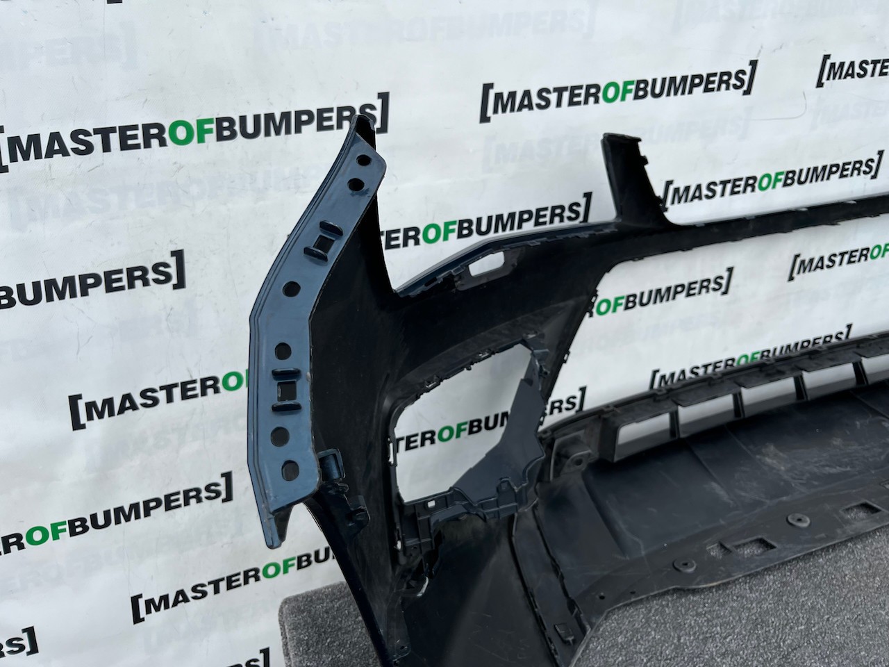 Seat Ateca Experience Tsi Evo Suv 2016-2020 Front Bumper 4 Pdc Genuine [v671]
