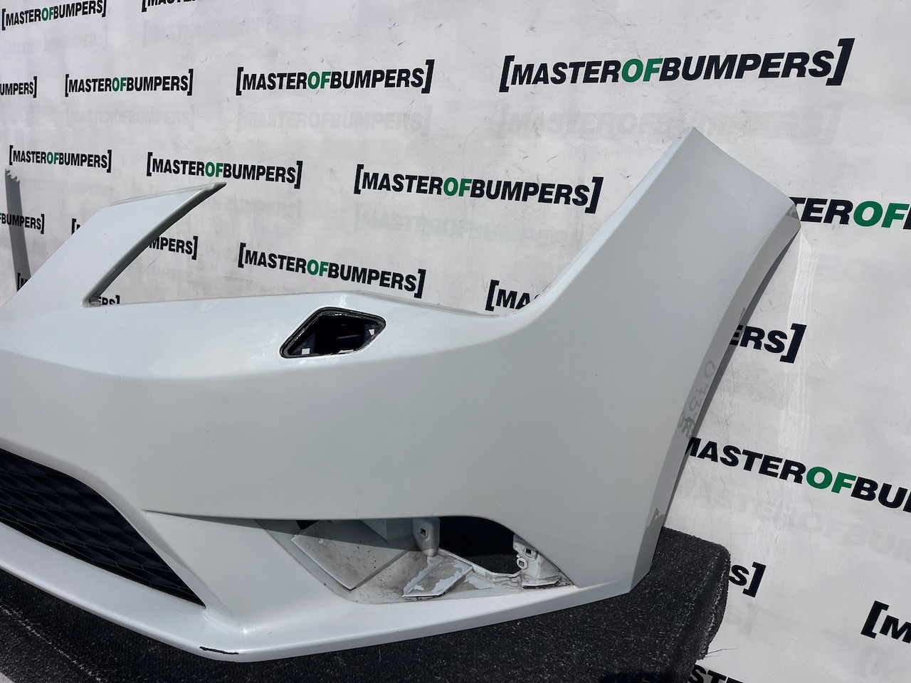 Seat Leon Se Mk3 Hatchback 2017-2020 Front Bumper No Pdc + Jets Genuine [o737]
