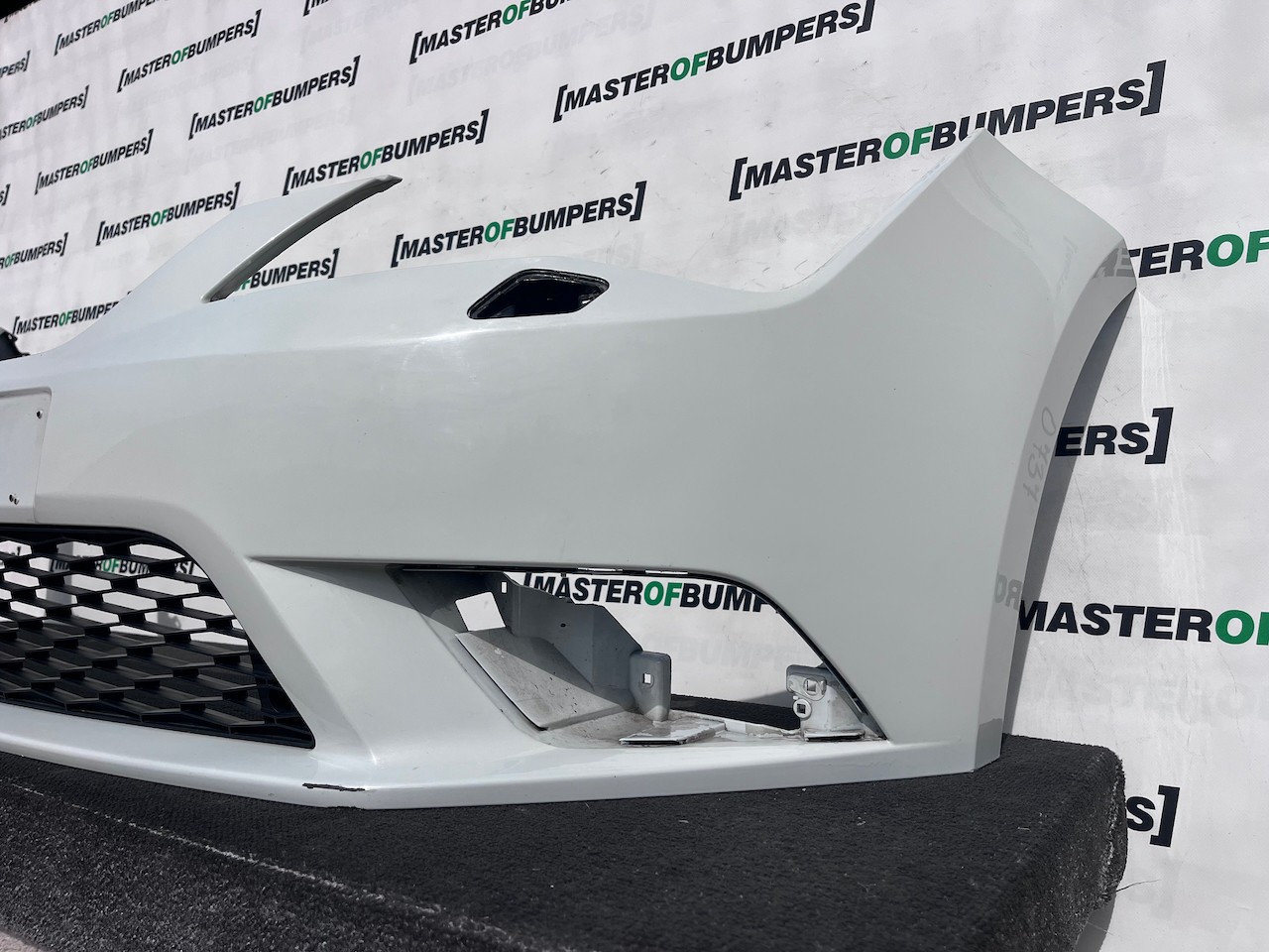 Seat Leon Se Mk3 Hatchback 2017-2020 Front Bumper No Pdc + Jets Genuine [o737]