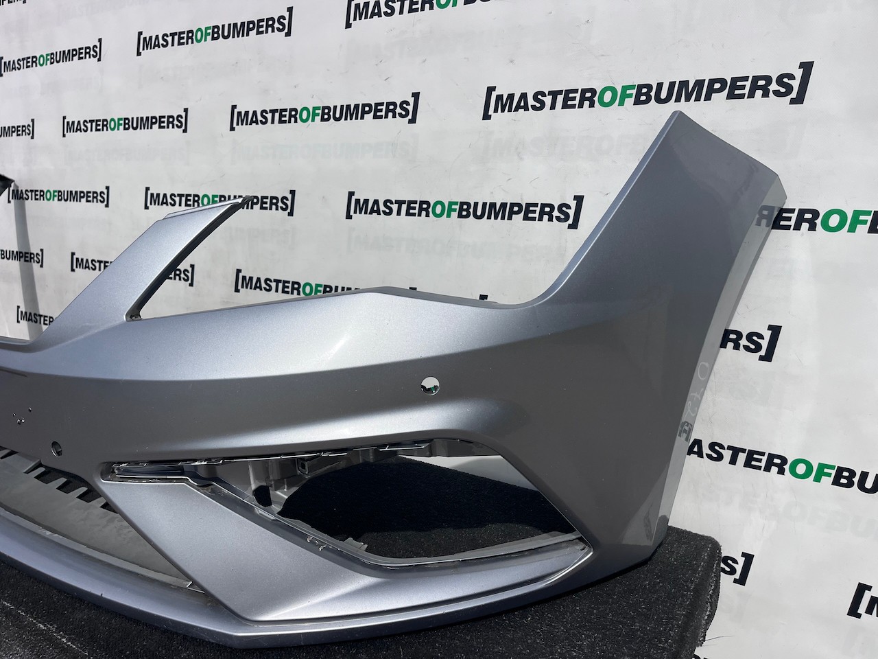 Seat Leon Fr Mk3 Lift Hatchback 2017-2019 Front Bumper 4 Pdc Genuine [o725]