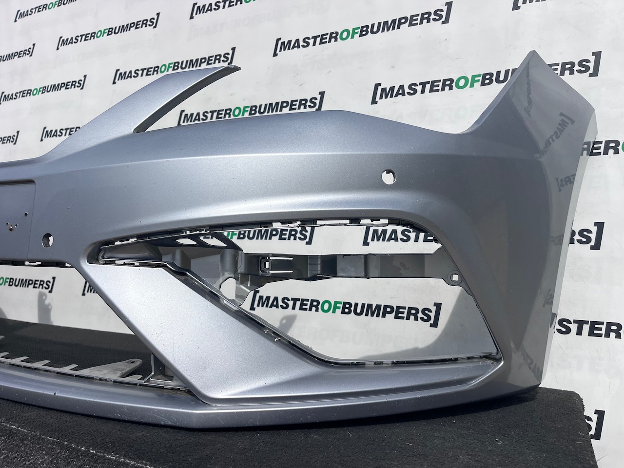 Seat Leon Fr Mk3 Lift Hatchback 2017-2019 Front Bumper 4 Pdc Genuine [o725]