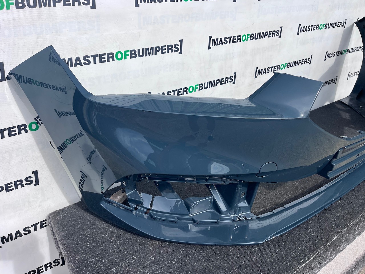 Seat Leon Se /  Xcellence / Fr Mk4 2021-2024 Front Bumper 6 Pdc Genuine [o726]
