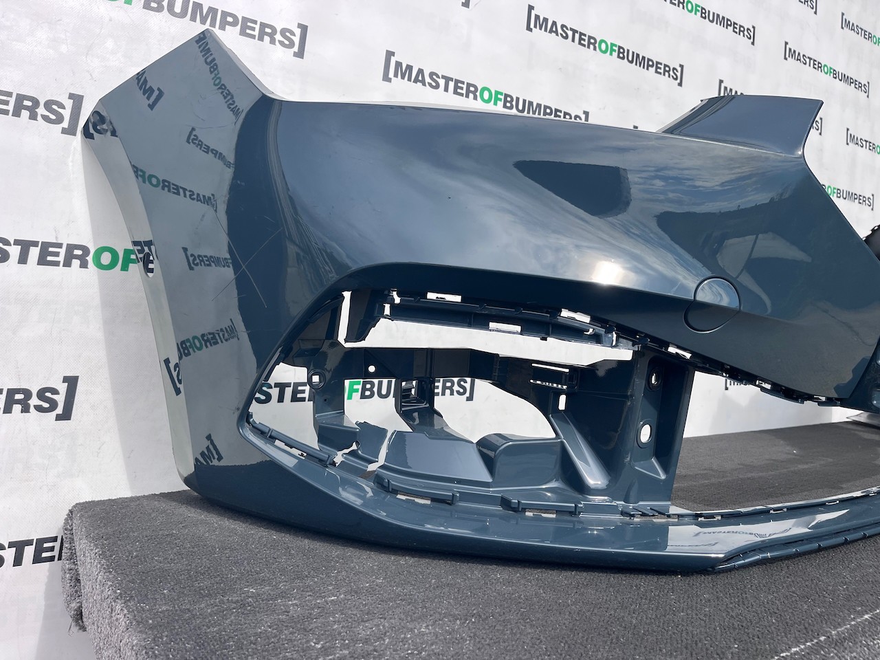 Seat Leon Se /  Xcellence / Fr Mk4 2021-2024 Front Bumper 6 Pdc Genuine [o726]