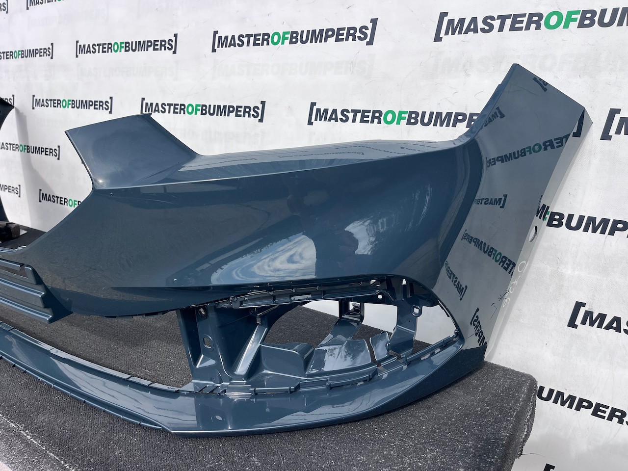 Seat Leon Se /  Xcellence / Fr Mk4 2021-2024 Front Bumper 6 Pdc Genuine [o726]