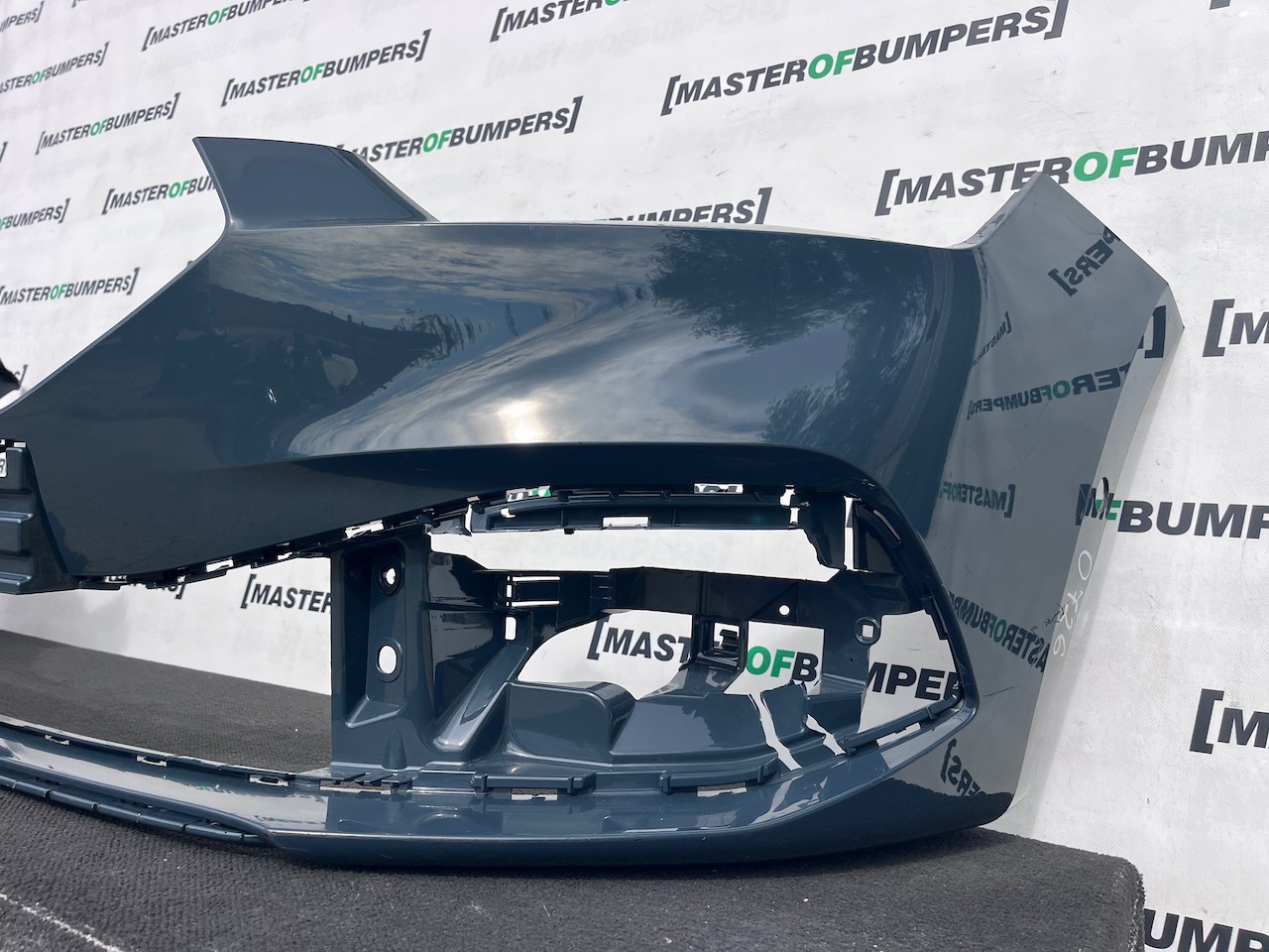 Seat Leon Se /  Xcellence / Fr Mk4 2021-2024 Front Bumper 6 Pdc Genuine [o726]