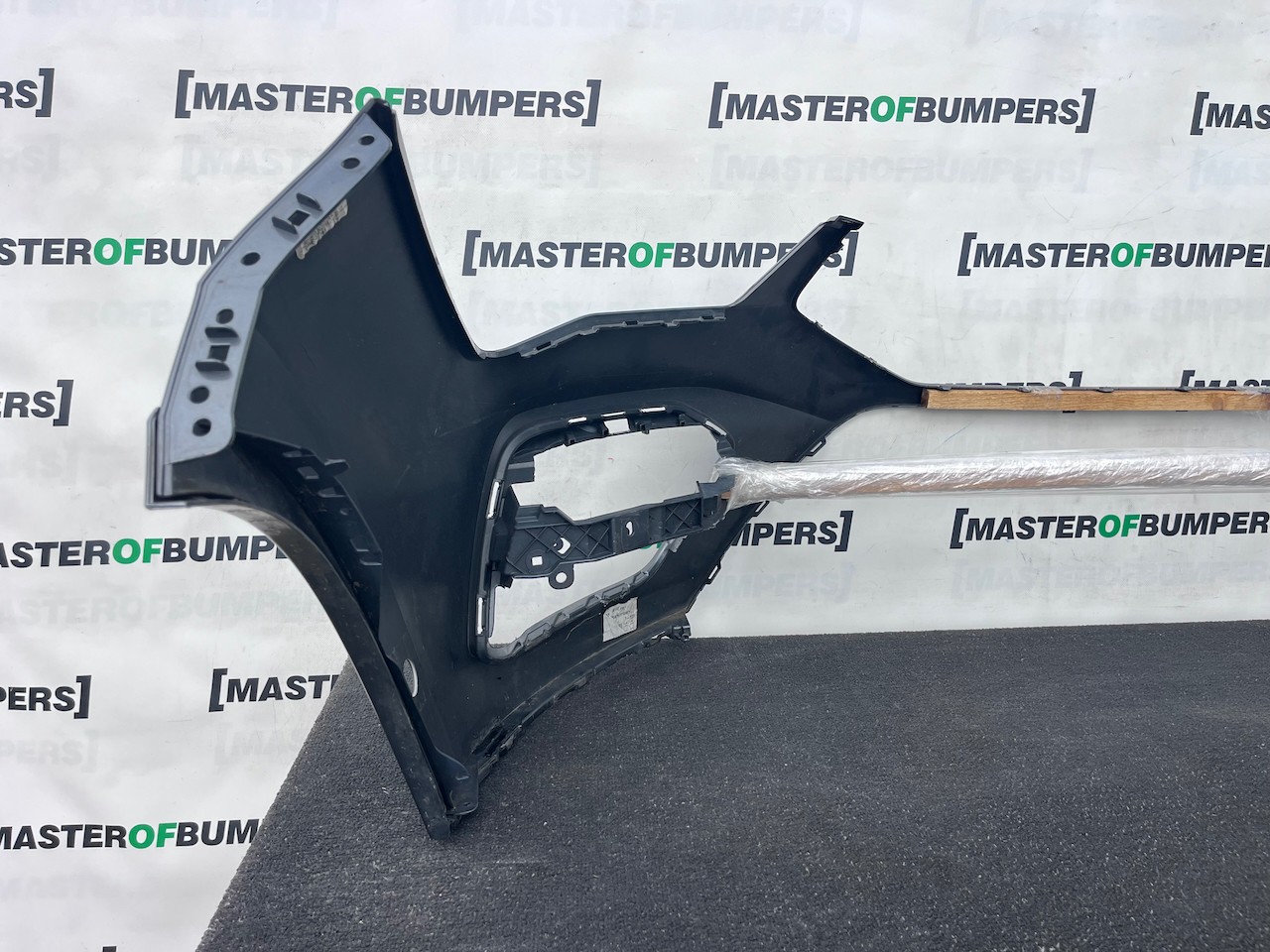 Seat Ateca Technology Tsi Suv 2021-2025 Front Bumper 6 Pdc Genuine [v738]