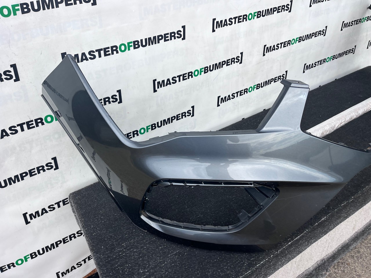 Seat Ateca Technology Tsi Suv 2021-2025 Front Bumper 6 Pdc Genuine [v738]