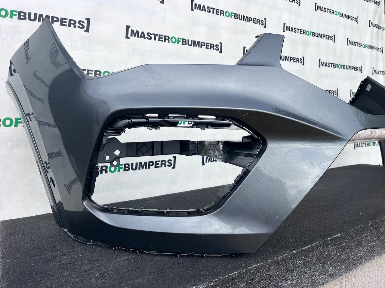 Seat Ateca Technology Tsi Suv 2021-2025 Front Bumper 6 Pdc Genuine [v738]