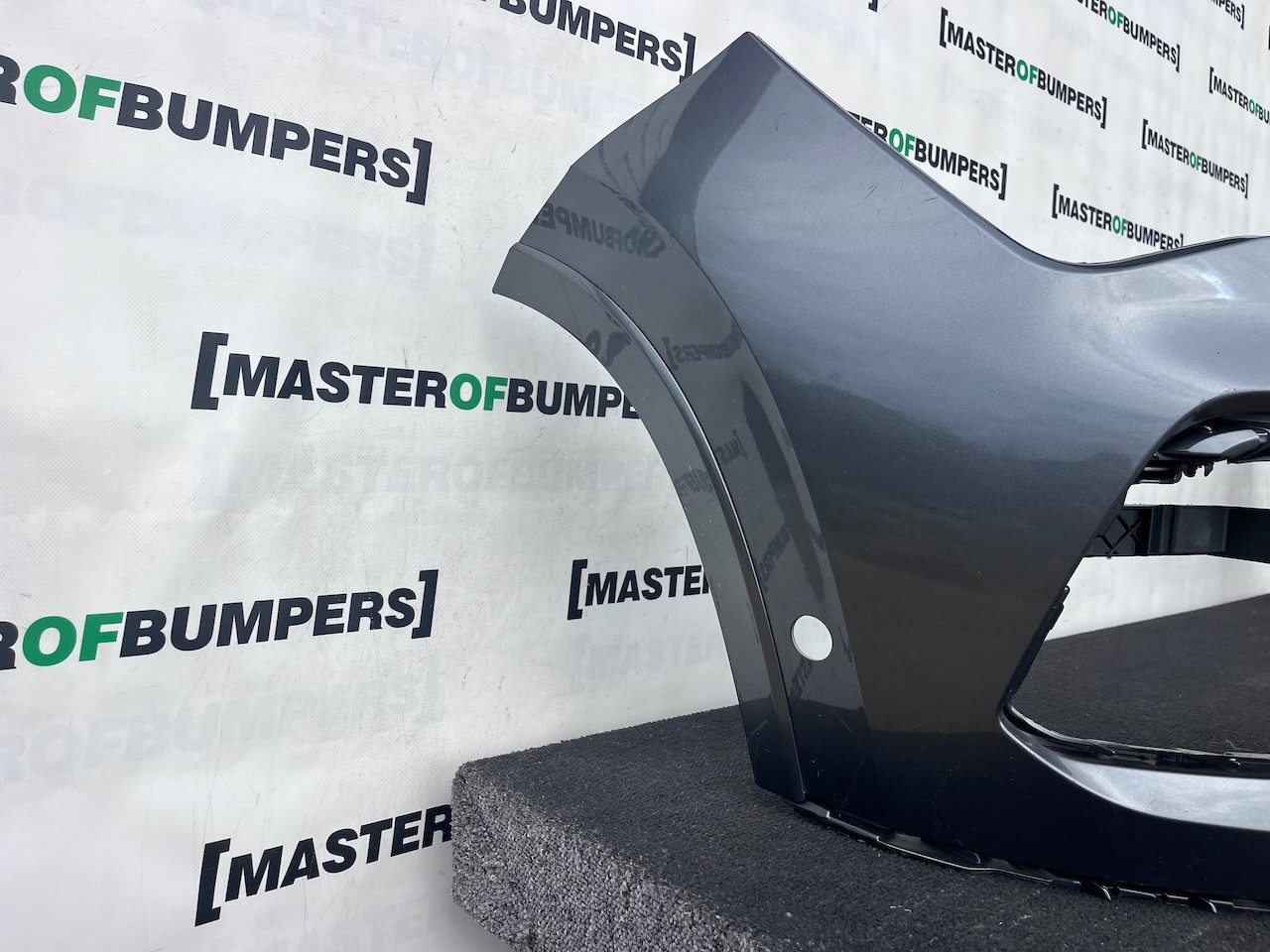 Seat Ateca Technology Tsi Suv 2021-2025 Front Bumper 6 Pdc Genuine [v738]