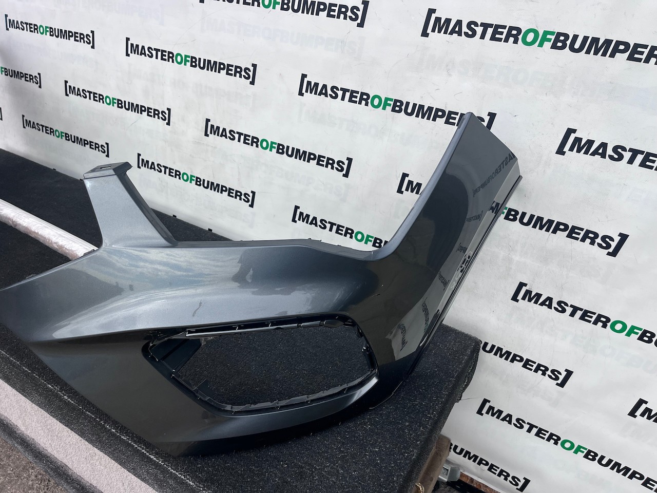 Seat Ateca Technology Tsi Suv 2021-2025 Front Bumper 6 Pdc Genuine [v738]