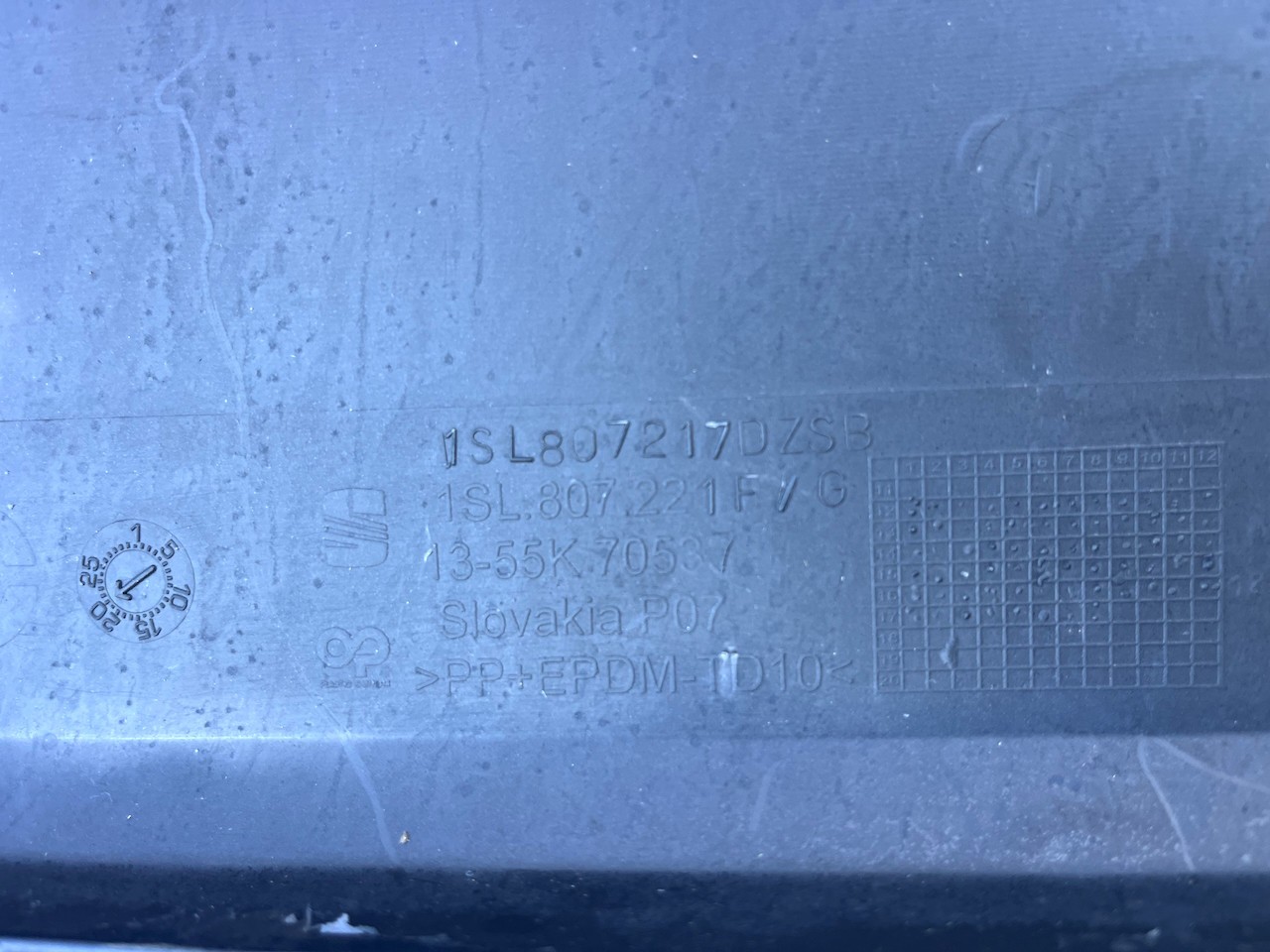 Seat Mii Toca Hatchback 2012-2018 Front Bumper No Fog Lights Genuine [o752]
