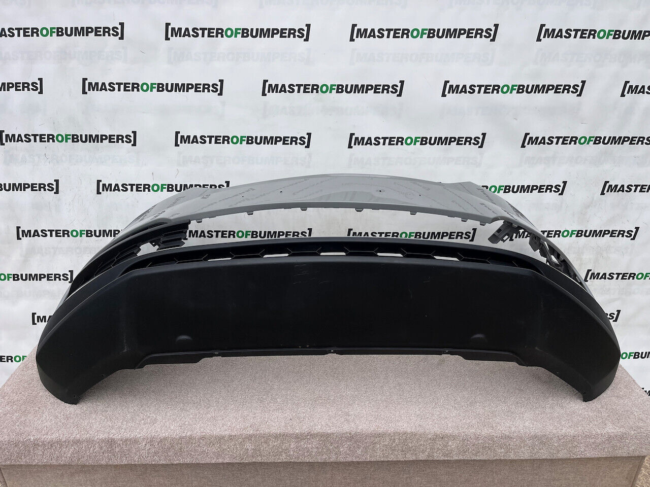 Skoda Karoq Act Edition 2017-2021 Front Bumper 4 Pdc +jets Genuine [s488]