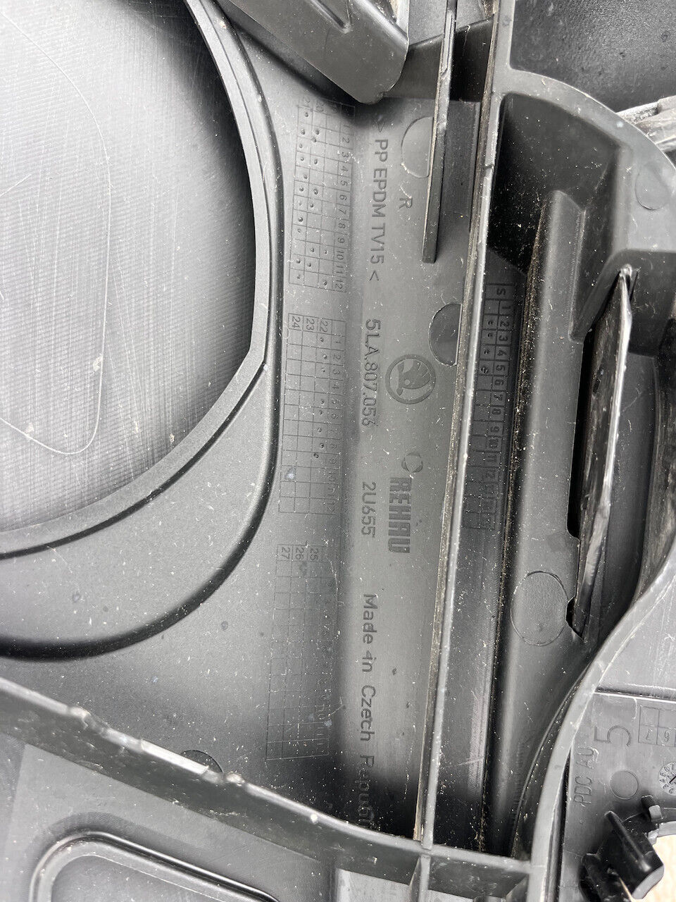 Skoda Enyaq Suv Sel Suite 2021-2024 Front Bumper 4 Pdc Genuine [s502]