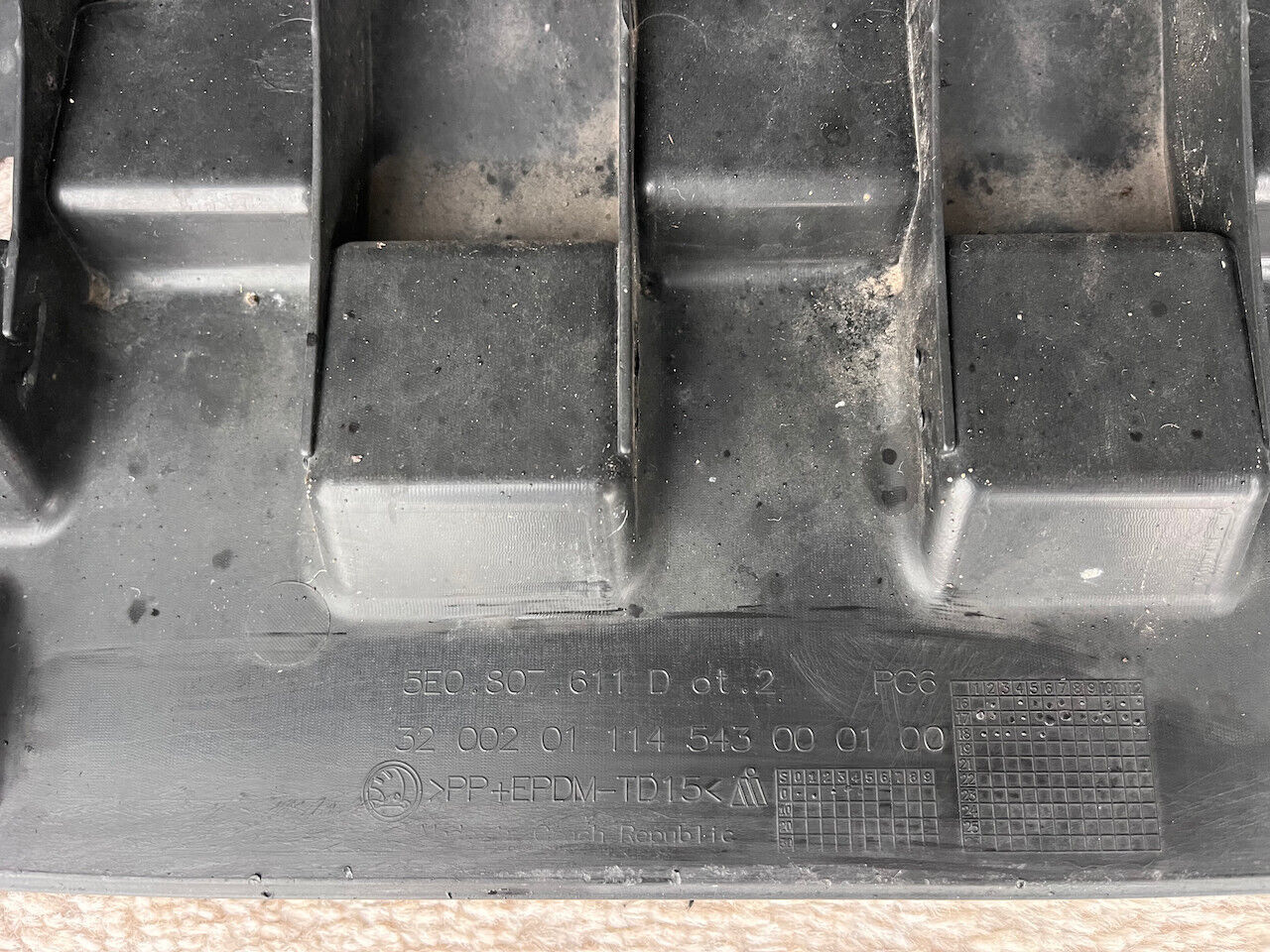 Skoda Octavia Mk3 Lift Saloon Estate 2017-2019 Front Bumper 4 Pdc Genuine [s527]