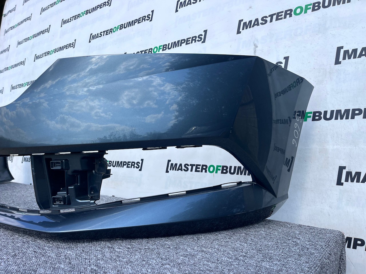 Skoda Fabia Hatchback Mk3 Lift 2018-2021 Front Bumper No Pdc Genuine [s606]