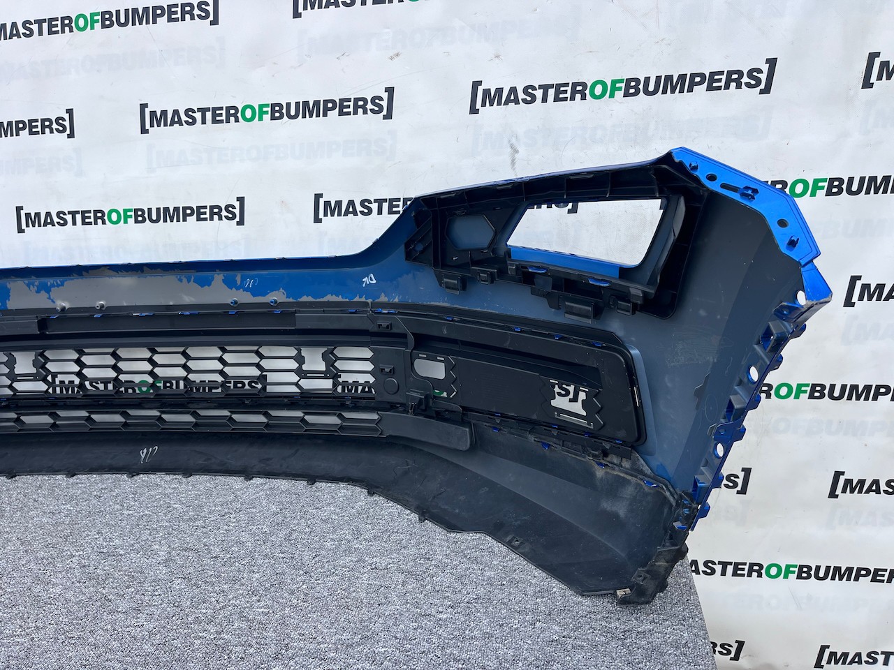 Skoda Kodiaq Se Basic Mk1 2016-2021 Front Bumper Blue 4 Pdc Genuine [s618]