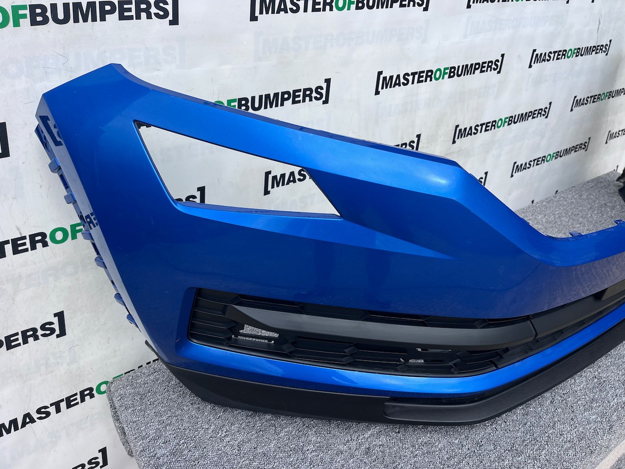 Skoda Kodiaq Se Basic Mk1 2016-2021 Front Bumper Blue 4 Pdc Genuine [s618]