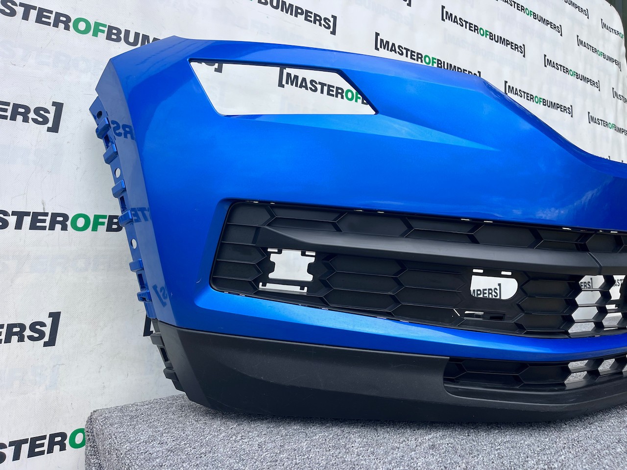 Skoda Kodiaq Se Basic Mk1 2016-2021 Front Bumper Blue 4 Pdc Genuine [s618]