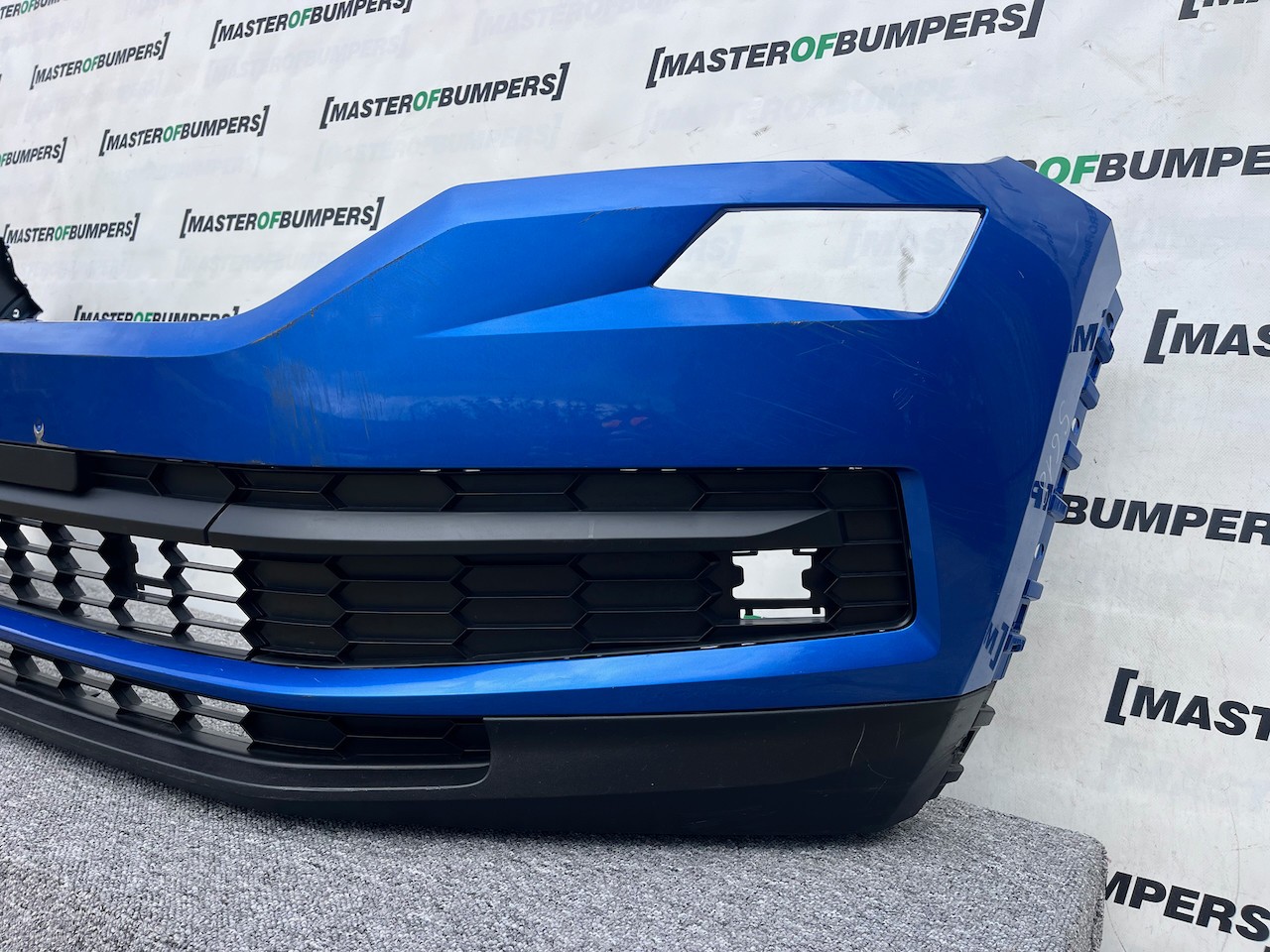 Skoda Kodiaq Se Basic Mk1 2016-2021 Front Bumper Blue 4 Pdc Genuine [s618]