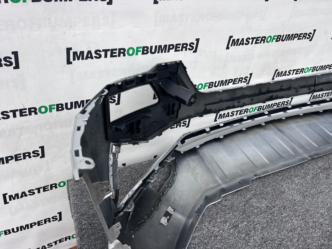 Skoda Karoq Sport Line Mk1 Lift 2022-2024 Front Bumper Pdc + Jets Genuine [s649]