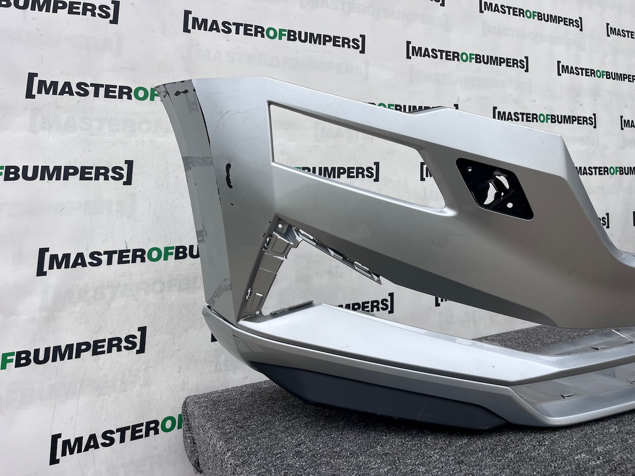 Skoda Karoq Sport Line Mk1 Lift 2022-2024 Front Bumper Pdc + Jets Genuine [s649]