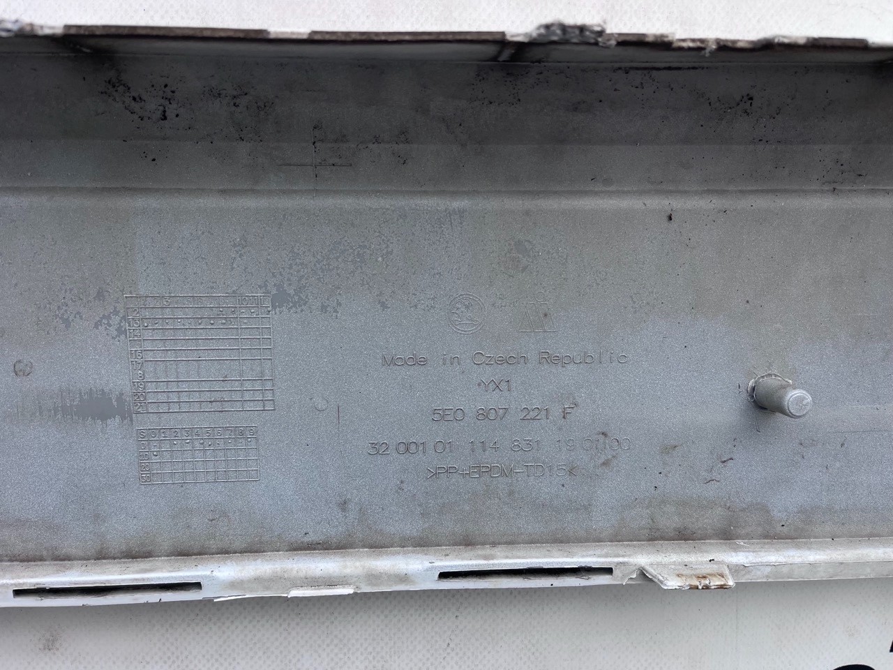 Skoda Octavia Vrs Mk3 2012-2016 Front Bumper No Pdc Jets Genuine [s563]