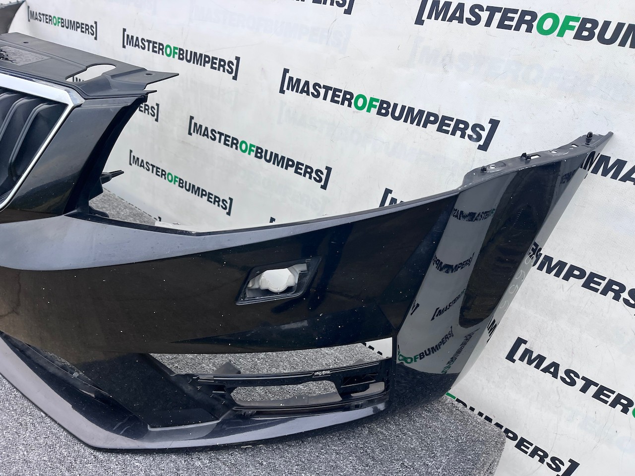 Skoda Octavia Vrs Mk3 Saloon Estate 2013-2016 Front Bumper 4 Pdc Genuine [s656]