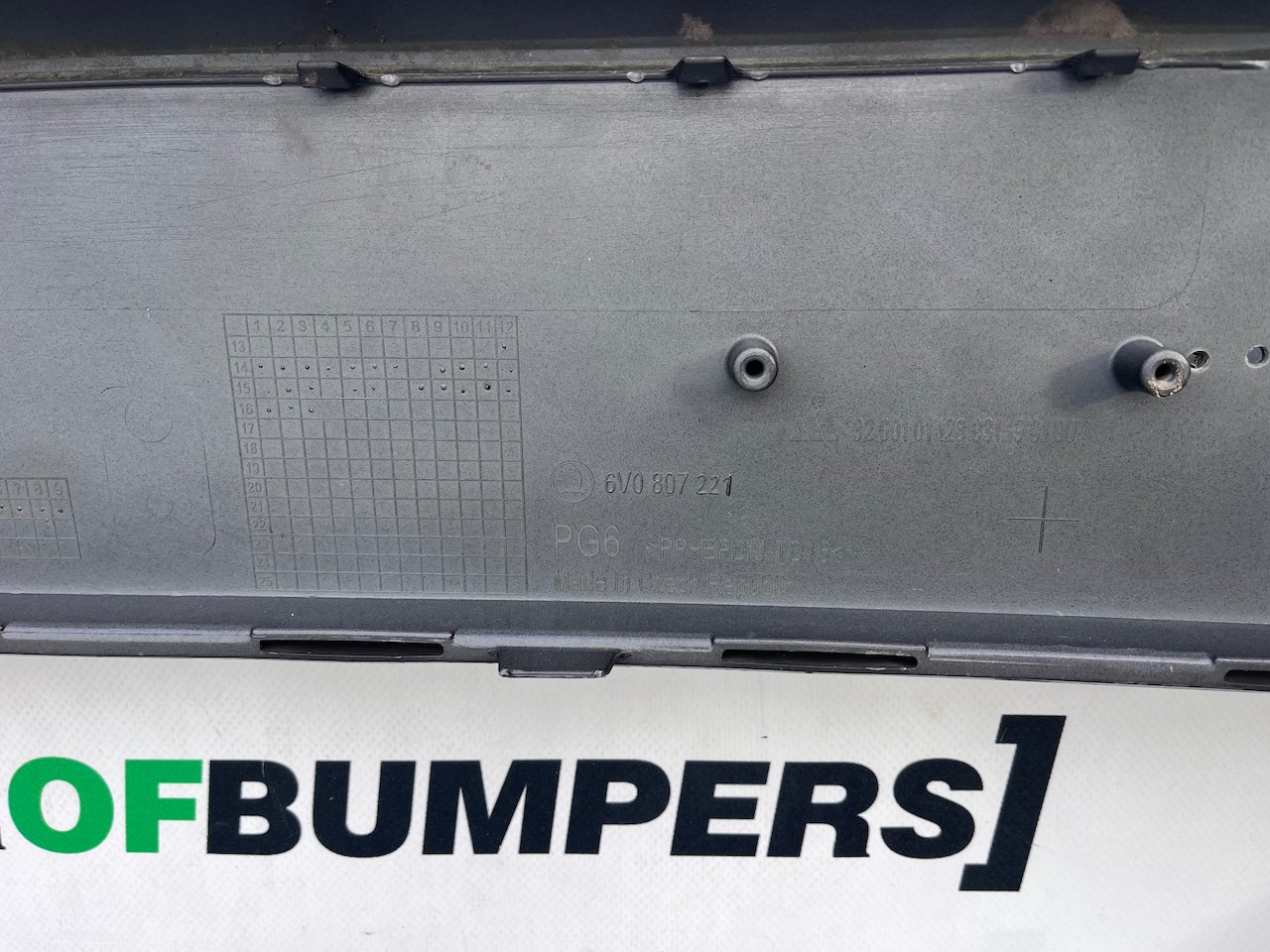 Skoda Fabia Hatchback Mk3 2014-2017 Front Bumper No Pdc Genuine [s671]