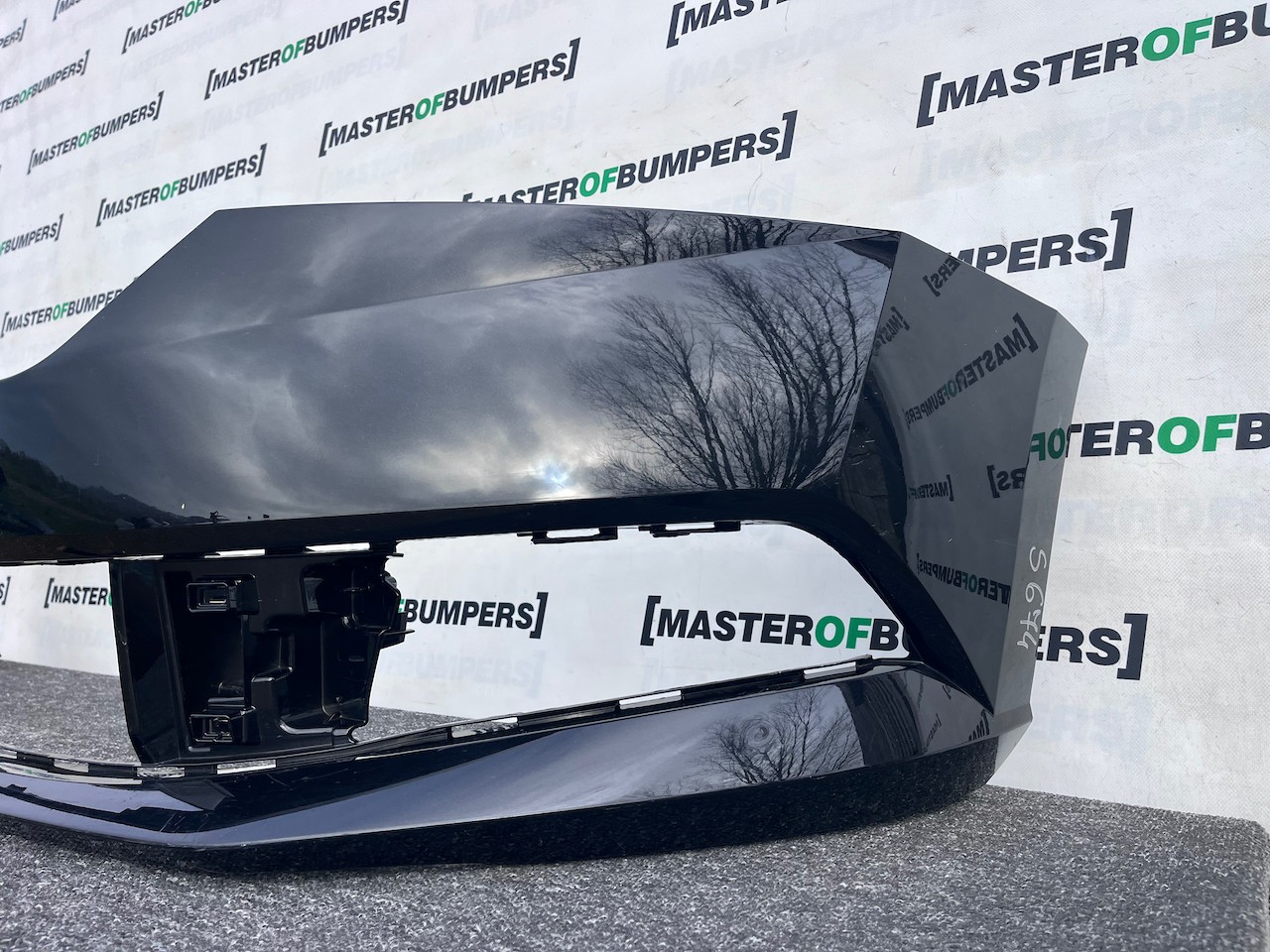 Skoda Fabia Hatchabck Esta Mk3 Lift 2018-2021 Front Bumper No Pdc Genuine [s674]