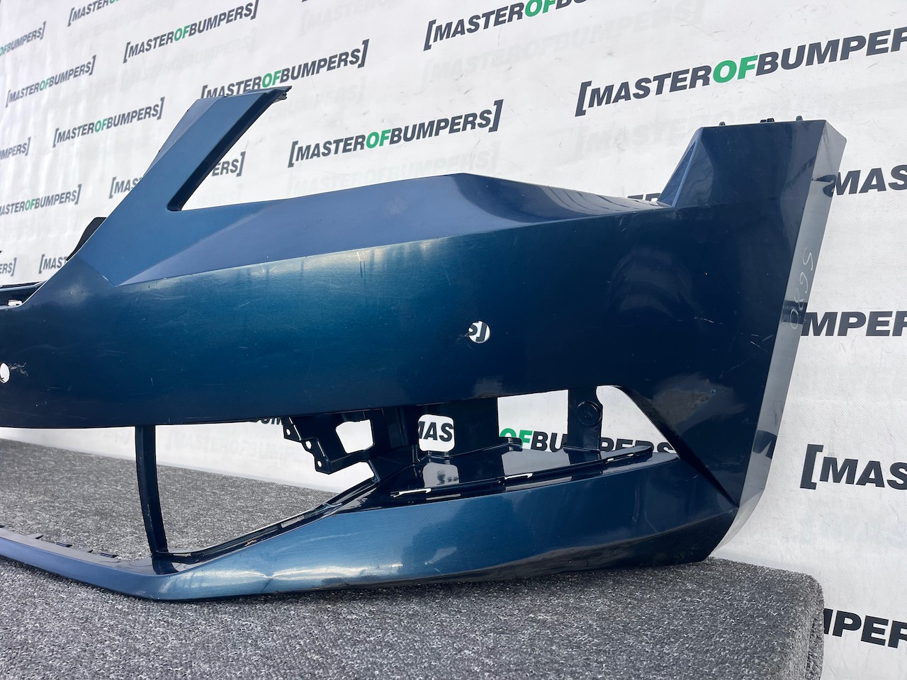 Skoda Superb Salon Estat Mk3 2015-2019 Front Bumper 4 Pdc No Jets Genuine [s680]