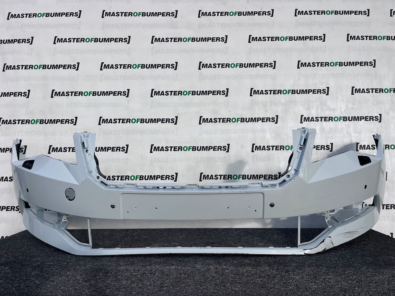 Skoda Superb Salon Estat Mk3 2015-2019 Front Bumper 4 Pdc + Jets Genuine [s684]