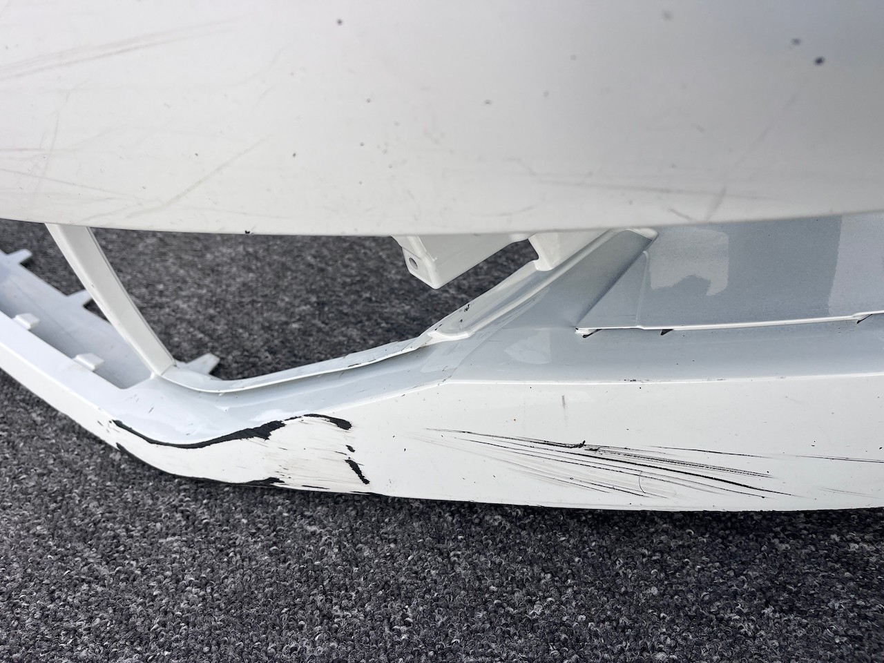 Skoda Superb Salon Estat Mk3 2015-2019 Front Bumper 4 Pdc + Jets Genuine [s684]