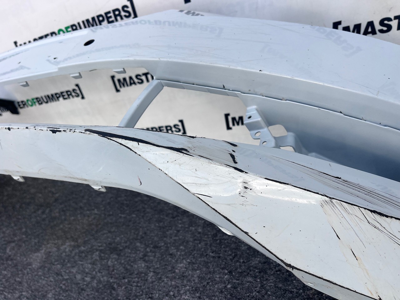 Skoda Superb Salon Estat Mk3 2015-2019 Front Bumper 4 Pdc + Jets Genuine [s684]