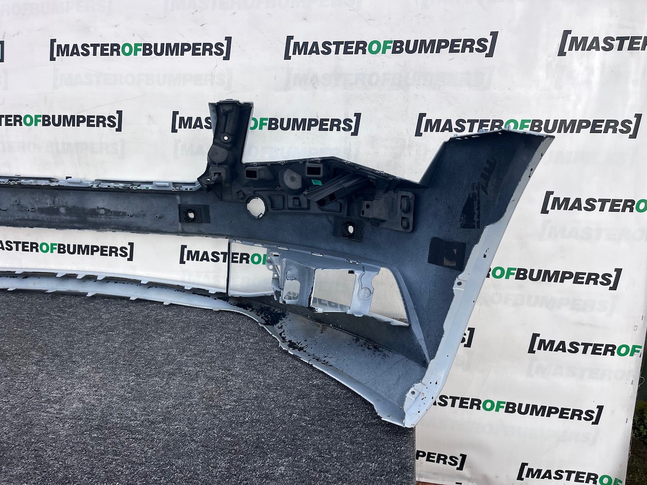 Skoda Superb Salon Estat Mk3 2015-2019 Front Bumper 4 Pdc + Jets Genuine [s684]
