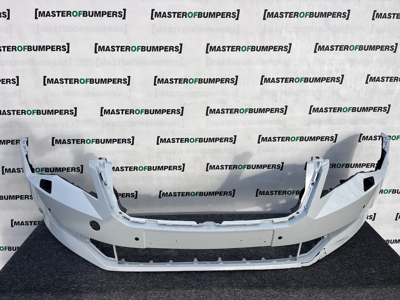 Skoda Superb Salon Estat Mk3 2015-2019 Front Bumper 4 Pdc + Jets Genuine [s684]