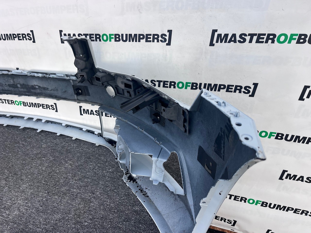 Skoda Superb Salon Estat Mk3 2015-2019 Front Bumper 4 Pdc + Jets Genuine [s684]