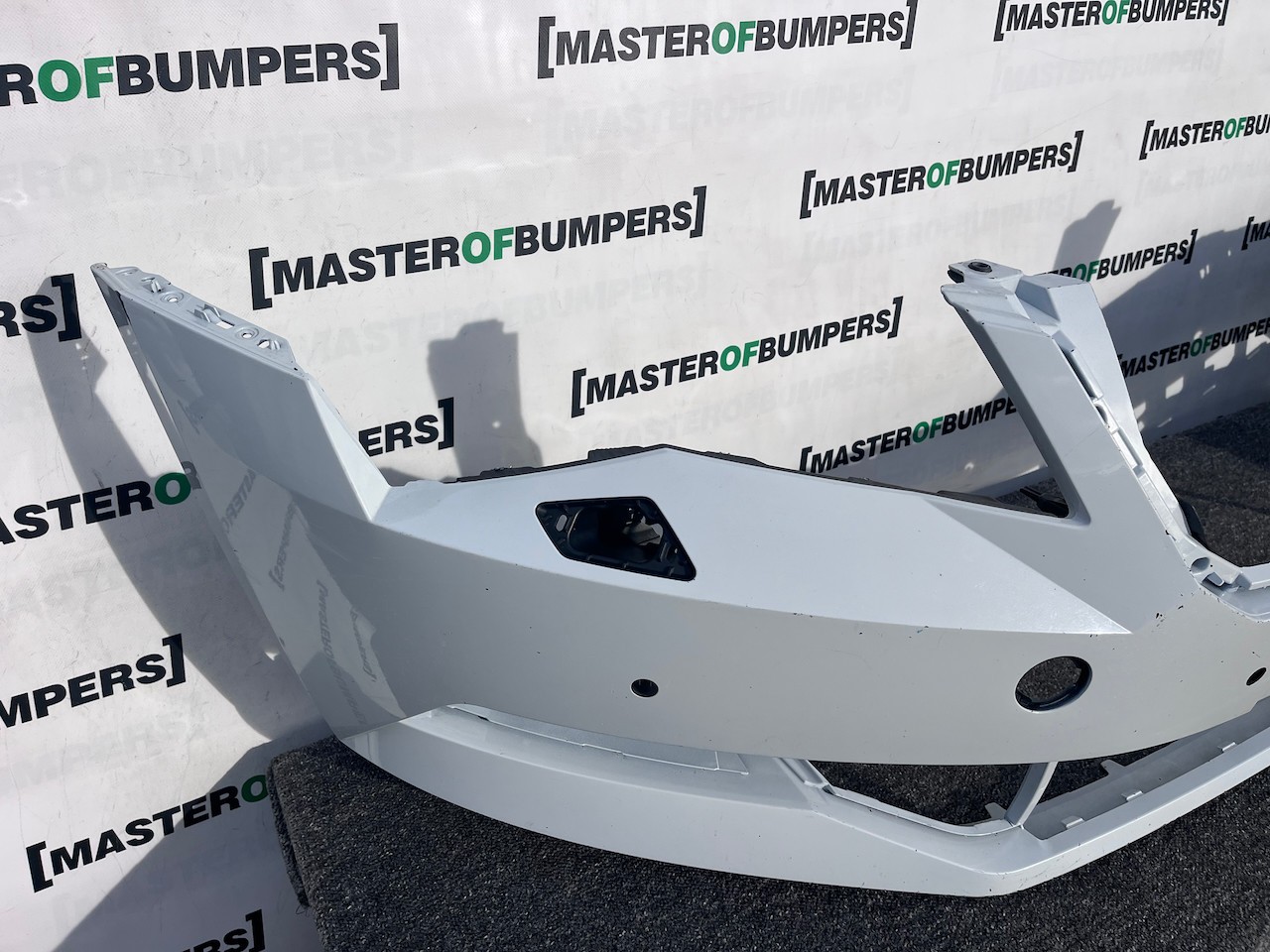 Skoda Superb Salon Estat Mk3 2015-2019 Front Bumper 4 Pdc + Jets Genuine [s684]