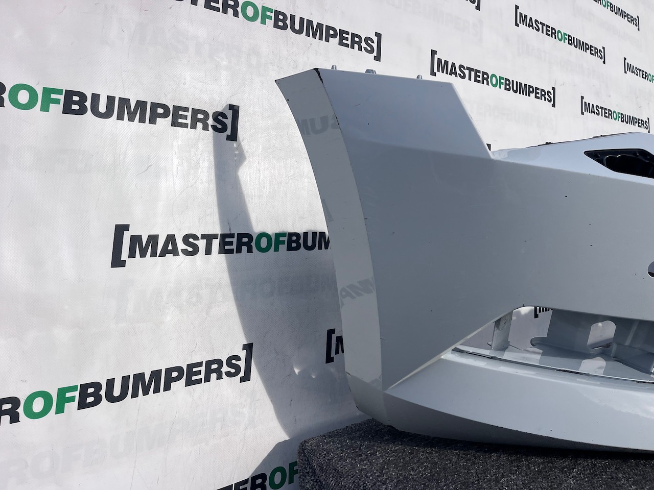 Skoda Superb Salon Estat Mk3 2015-2019 Front Bumper 4 Pdc + Jets Genuine [s684]