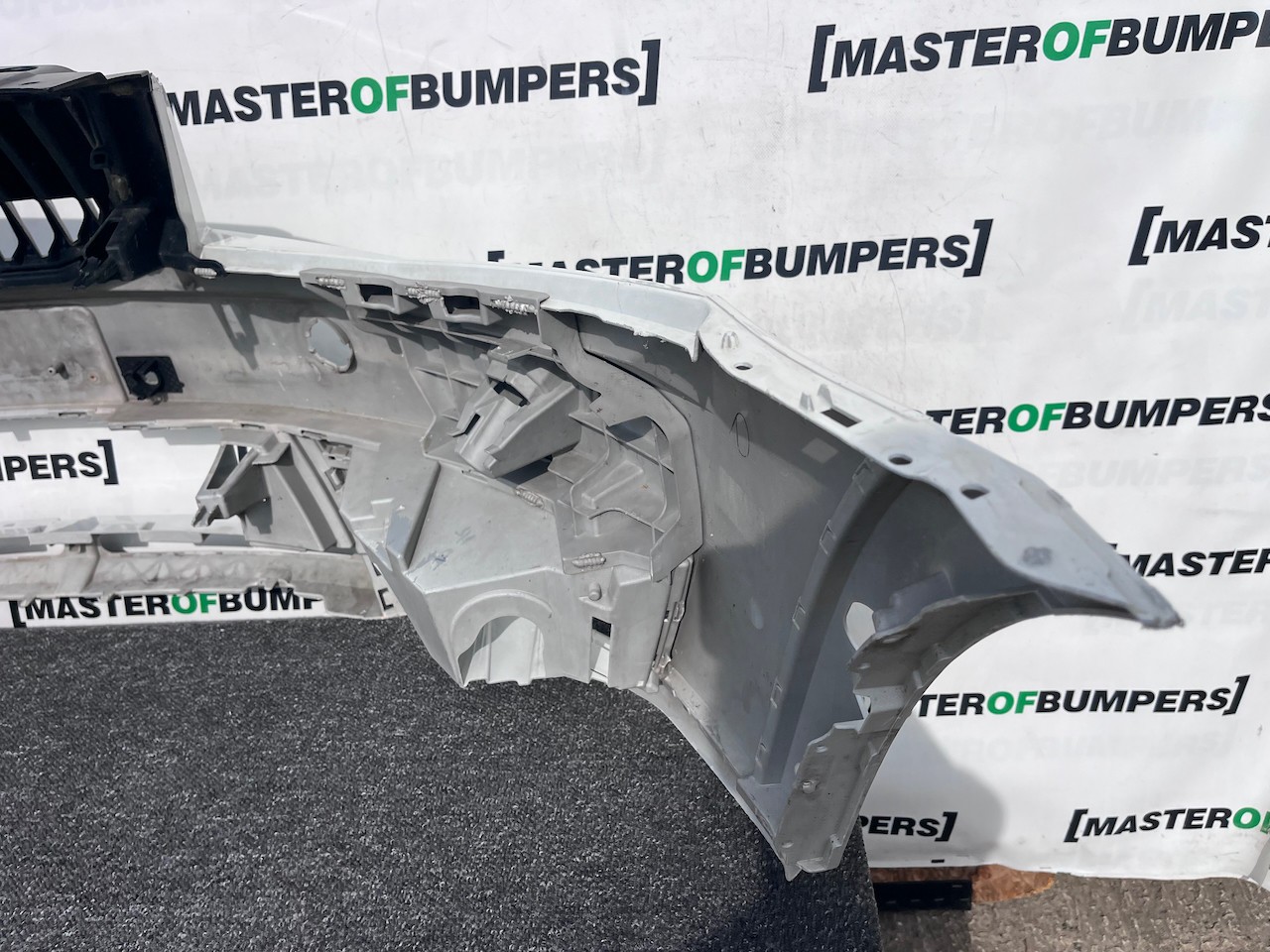 Skoda Octavia Scout Estat Mk3 2012-2016 Front Bumper 4 Pdc +jets Genuine [s717]