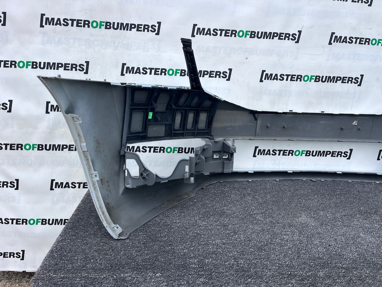 Skoda Octavia Mk3 Facelift 2016-2019 Front Bumper No Pdc No Jets Genuine [s711]