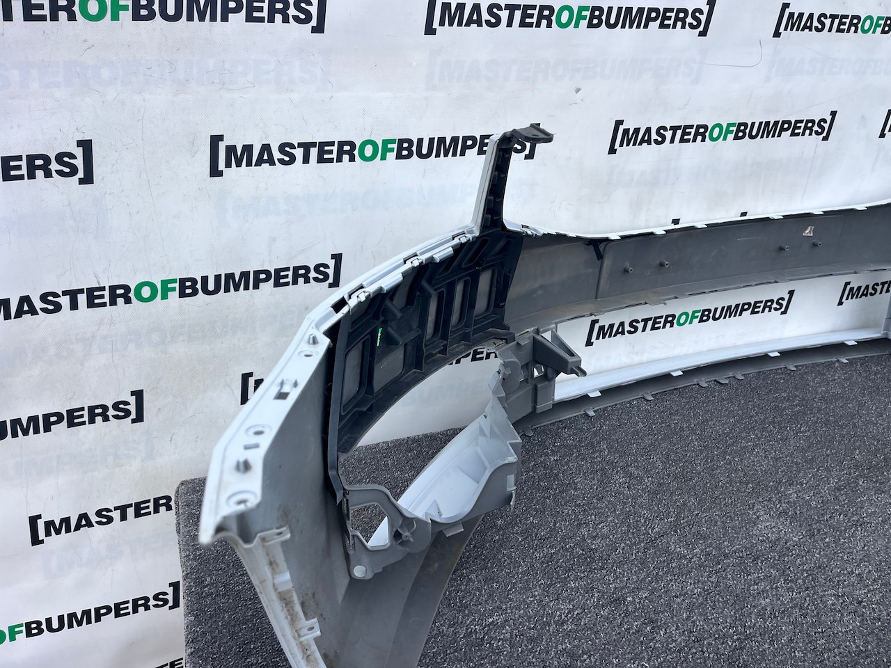 Skoda Octavia Mk3 Facelift 2016-2019 Front Bumper No Pdc No Jets Genuine [s711]