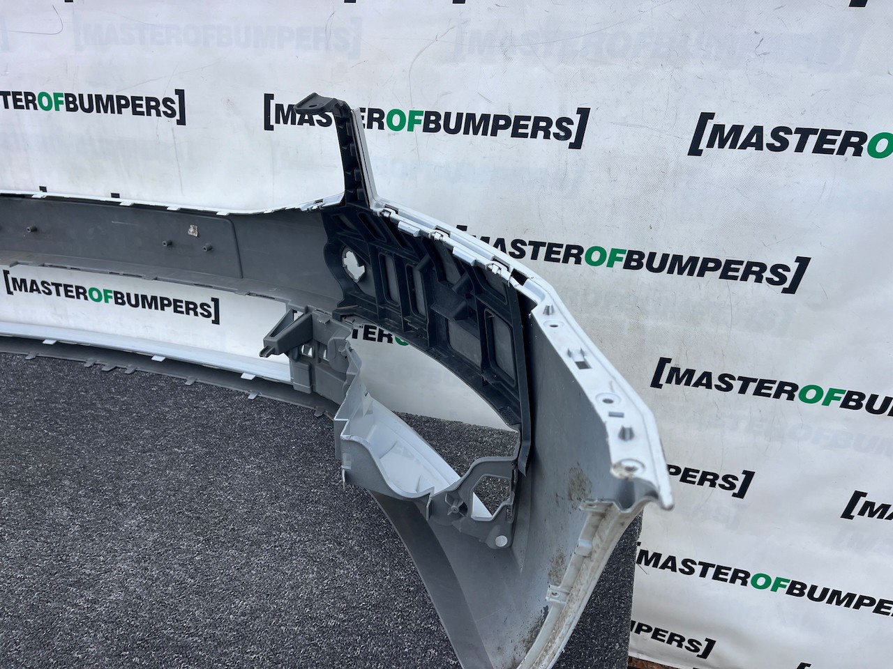 Skoda Octavia Mk3 Facelift 2016-2019 Front Bumper No Pdc No Jets Genuine [s711]