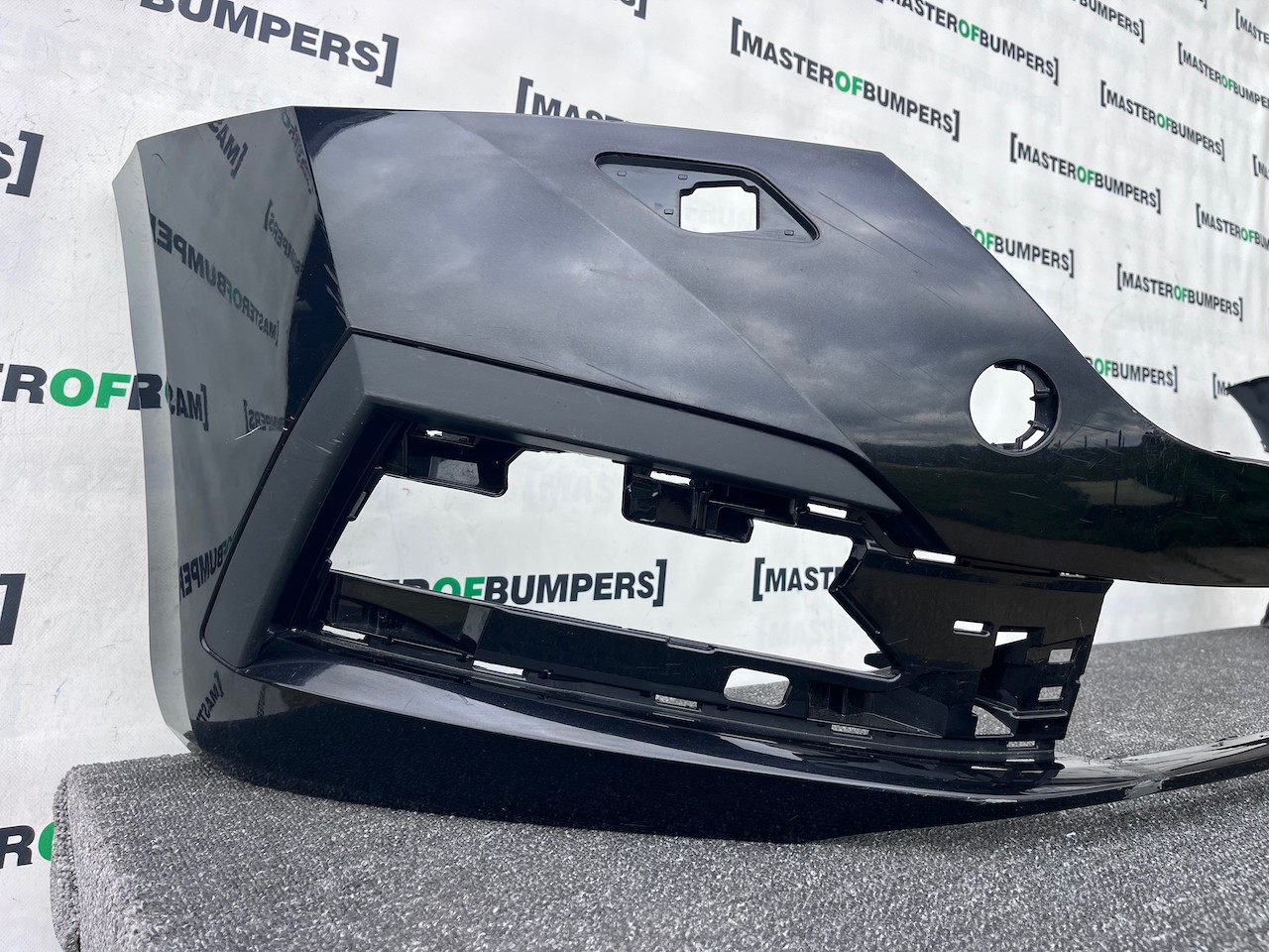 Skoda Octavia Se Comfort Mk4 2020-2023 Front Bumper 4 Pdc Jets Genuine [s705]