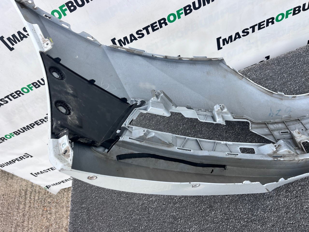Skoda Octavia Se Comfort Mk4 2020-2023 Front Bumper 4 Pdc No Jets Genuine [s718]