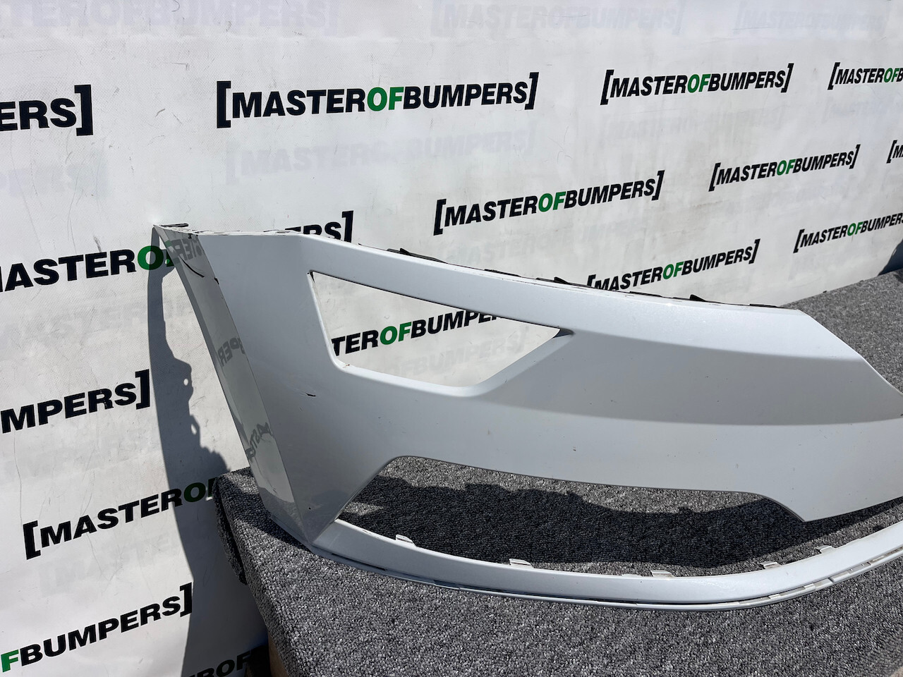 Skoda Karoq Act Edition 2017-2021 Front Bumper 4 Pdc No Jets Genuine [s575]