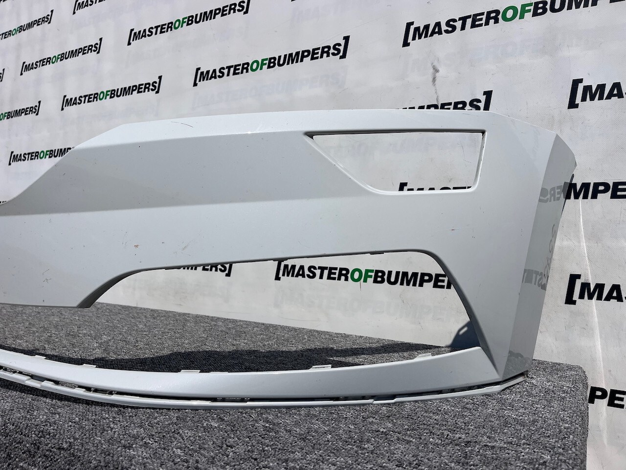 Skoda Karoq Act Edition 2017-2021 Front Bumper 4 Pdc No Jets Genuine [s575]