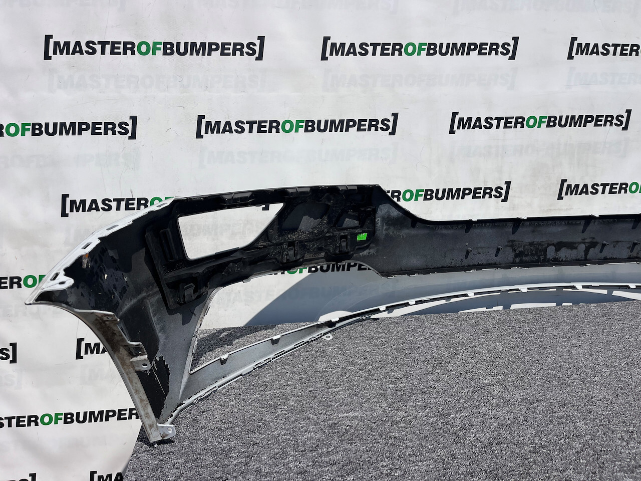 Skoda Karoq Act Edition 2017-2021 Front Bumper 4 Pdc No Jets Genuine [s575]