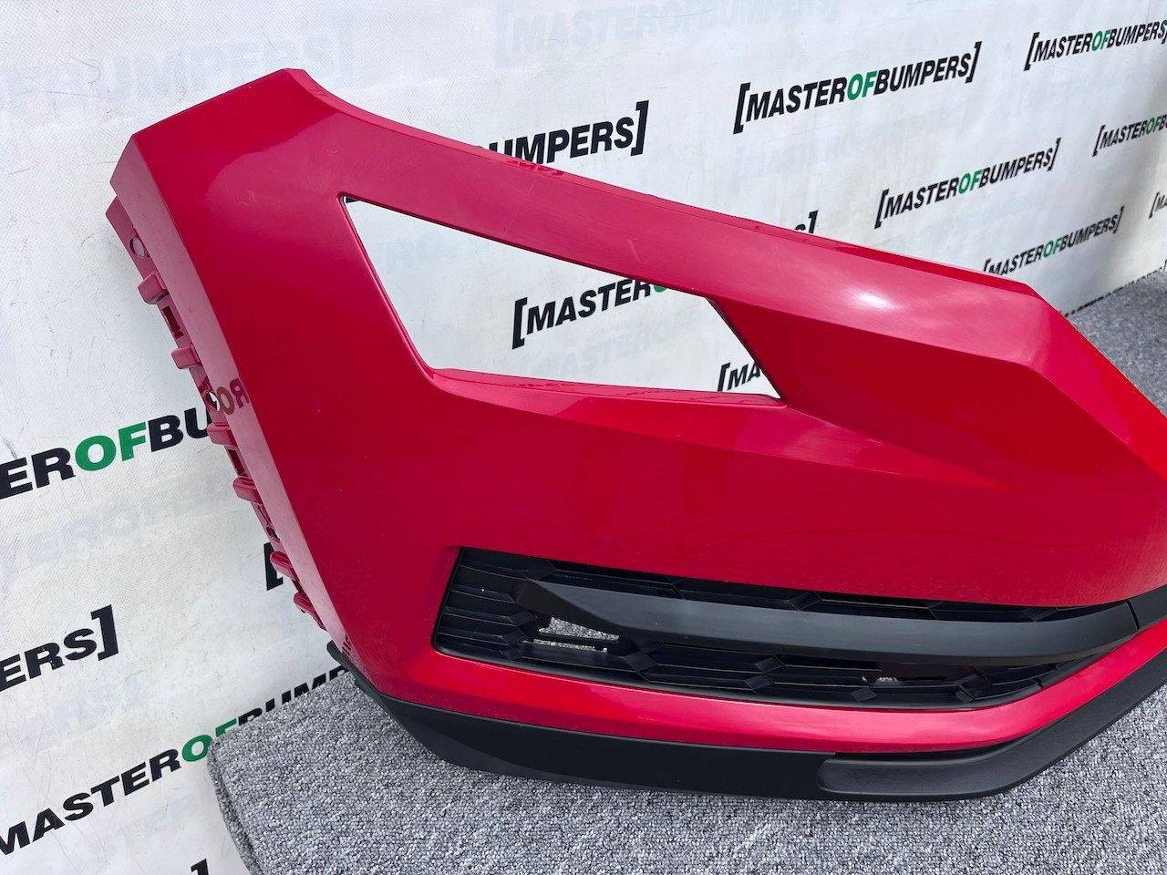 Skoda Kodiaq Se Basic Mk1 2016-2021 Front Bumper Red 4 Pdc Genuine [s619]