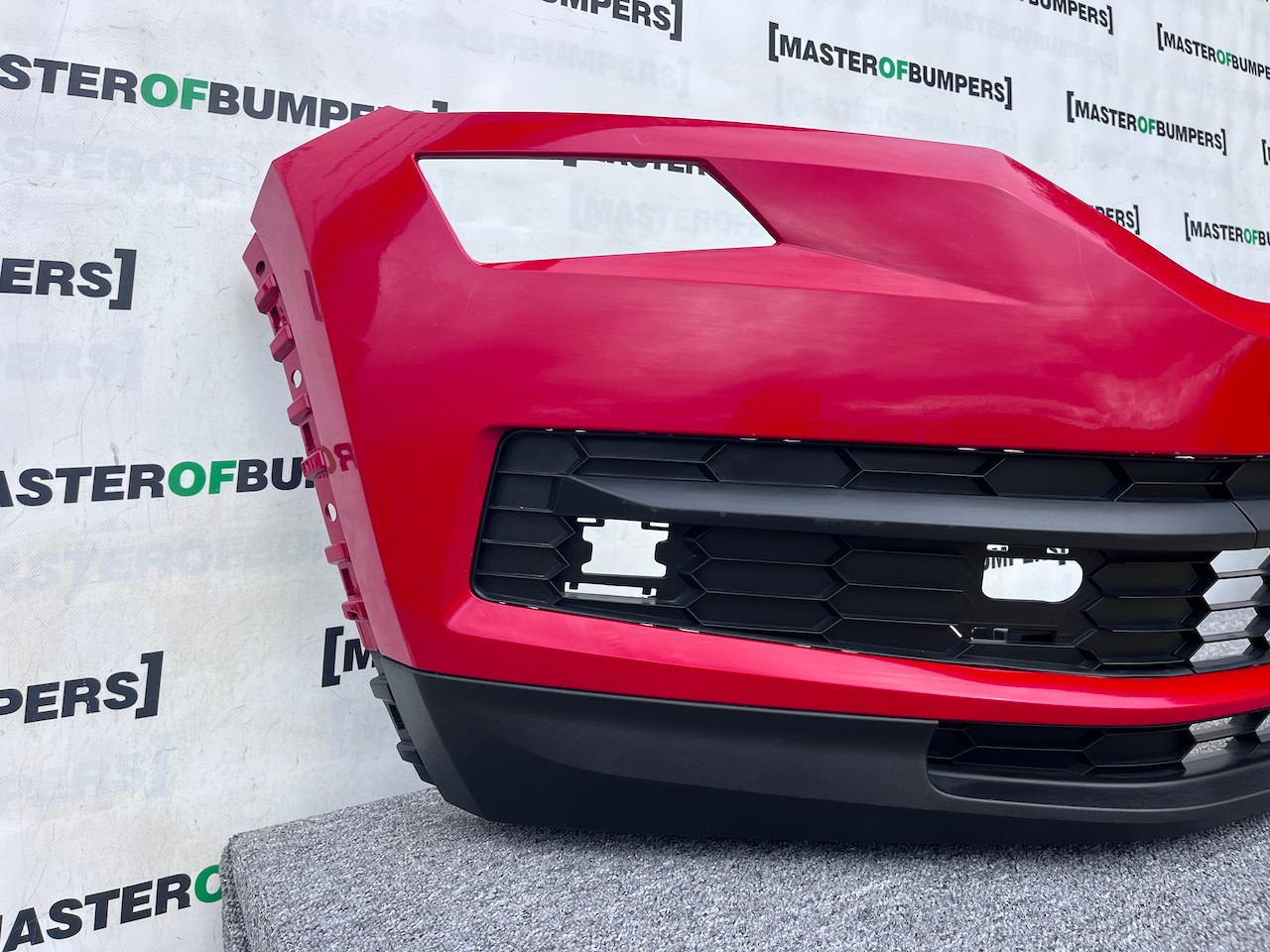 Skoda Kodiaq Se Basic Mk1 2016-2021 Front Bumper Red 4 Pdc Genuine [s619]